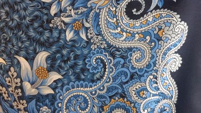 Павловопосадские шали. Моя коллекция. Часть 5: все оттенки синего. Как носить платки стильно?