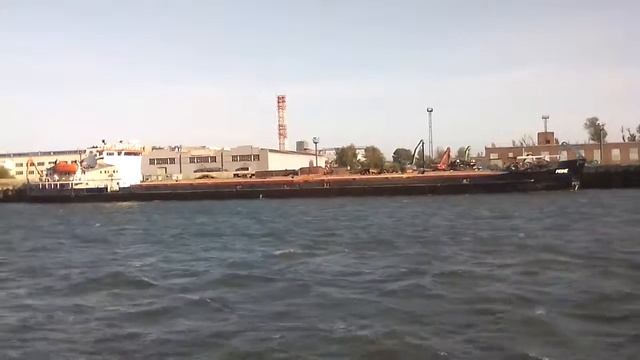 Сухогруз у пречала.Тип судна Омский.Ростов на Дону. смотреть онлайн