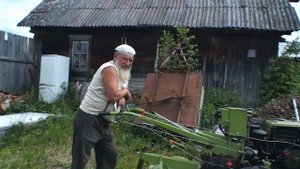 Про переключение передач на тяжелом дизельном мотоблоке, когда они заедают...