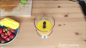Домашнее фруктовое мороженое из манго и клубники. Мексиканское мороженое Палетас.