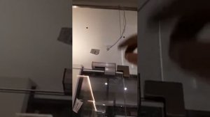 Электромеханический замок на стеклянной двери