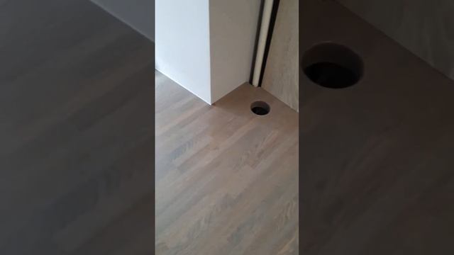 Столешница в детскую комнату из массива ясеня #столешницы #рабочееместо #монтаж