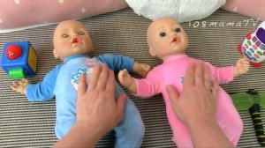 РАЗБОЛЕЛИСЬ ЖИВОТИКИ Как Мама Качала Двойняшек Беби Анабель в Кенгуру Мультики 108мама тв