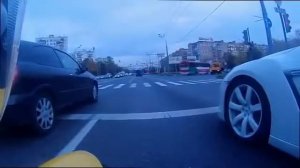 Мотоцикл против Nissan GTR