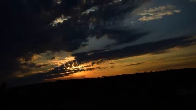 Прекрасный восход солнца  в деревне😍