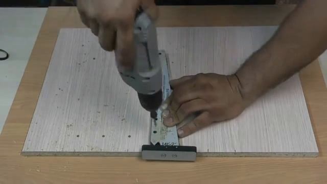 МК 21 Мебельный кондуктор для полкодержателей и стяжек минификс