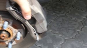 Устранение стука суппортов спереди (Chevrolet Cruze)