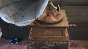 Columbia BN Disc Graphophone Plays Doodle Doo Doo