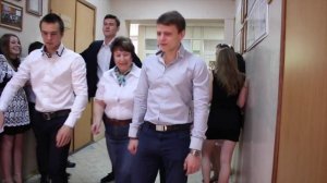 Оригинальный вход выпускников в Зал