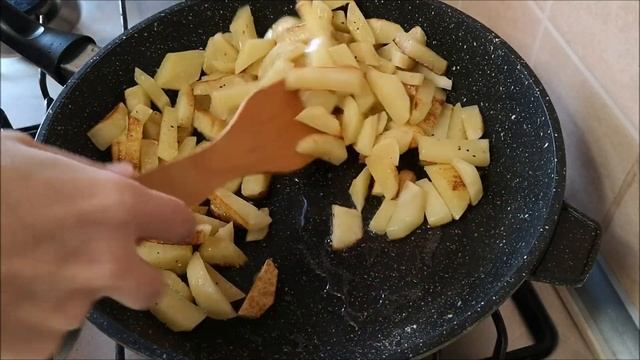 Жареная картошка с луком и курицей. ВКУСНО и ПРОСТО. Как жарить картошку с луком