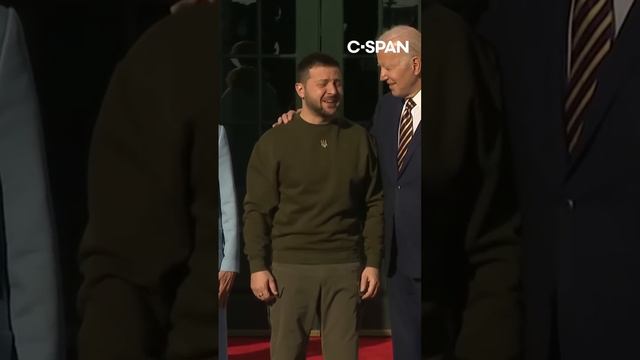 Ukrainian President Volodymyr Zelensky arrives at the White House