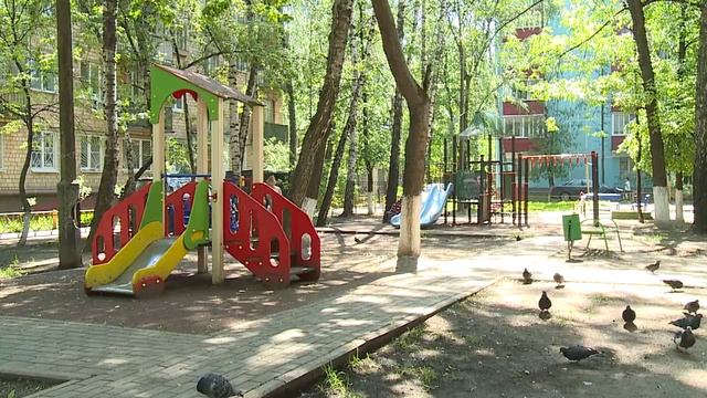 ЖИТЕЛИ ПРЕДЛАГАЮТ СПОСОБЫ, КАК СДЕЛАТЬ ДВОР ИДЕАЛЬНЫМ    25.05.15