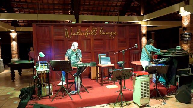 Pandanus Stardust Band смотреть онлайн