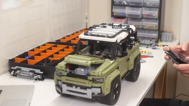 Он прет! Бувизациа Дэфендера - установка двух Buwizz моторов в кузов Lego Land Rover Defender смотреть онлайн