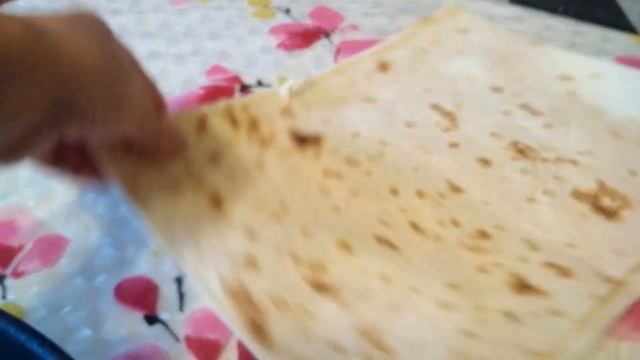 Штрудель с брусникой и вишней за 5 минут