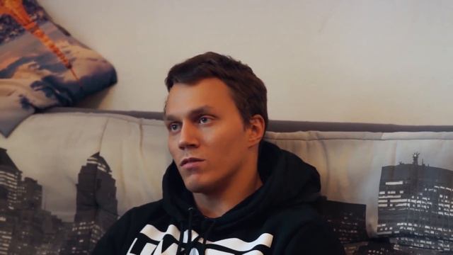 Сколько зарабатывает Артем Тарасов? смотреть онлайн