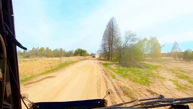 Обслуживание дороги. Возим ПГС на МАЗе. Одни в степи смотреть онлайн