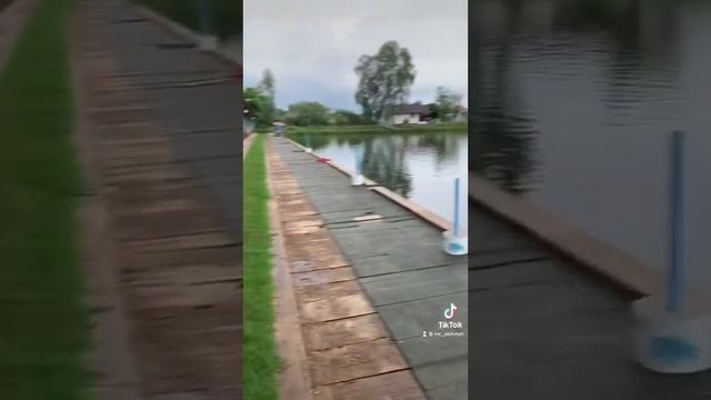 Озерная рыбалка в Паттайе - Ловлю ГИГАНТОВ на удочку - Pattaiya Lake fishing