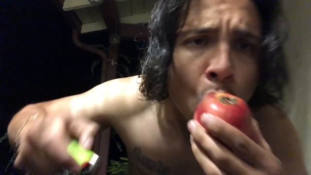 How To Smoke Out Of A (Apple) смотреть онлайн
