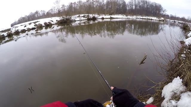 Зимний Иж. Окунь на Microkiller "Малек" смотреть онлайн