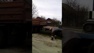 Погрузка мини экскаватора в самосвал