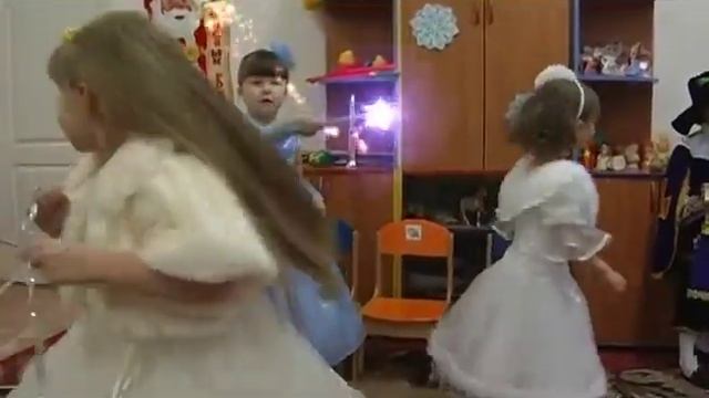 Новый год. Детский сад "Вишенка" 2013 г Пенза смотреть онлайн