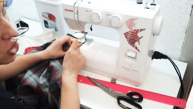 Как пришить  пояс к юбке и отутюжить.