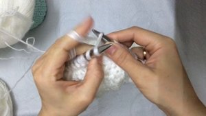 Вяжем кардиган спицами попетельный мастер-класс. Бомбер с косам ОСНОВНОЕ ПОЛОТНО - ЧАСТЬ 2.