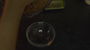 Шоколадно-ореховая паста на завтрак.