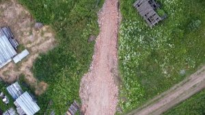 ДОРОГА ИЗ КРАСНОГО КИРПИЧА. ПЕРВАЯ ОТСЫПКА И ПЕРВЫЕ КОСЯКИ