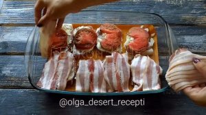 Свинина с помидором, беконом и сыром
