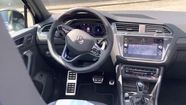 Volkswagen NEW Tiguan R (320 PS) 2021 Deep Black Pearl 21 inch "Estoril' walk around & detail Insid смотреть онлайн