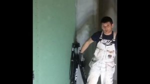 Как можно упасть со строительных ходулей