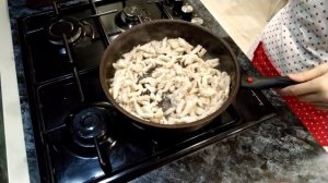 ФРИКАСЕ ИЗ КУРИЦЫ С ГРИБАМИ В СЛИВОЧНОМ СОУСЕ