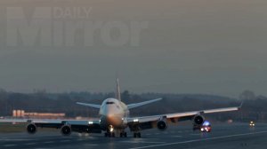 Пилот Virgin Atlantic спокойно посадил Боинг без шасси, а гендиректор S7 (Сибирь) сел на брюхо :-))