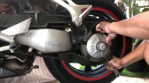 Honda VFR800 Chain Adjustment | You need a Screwdriver