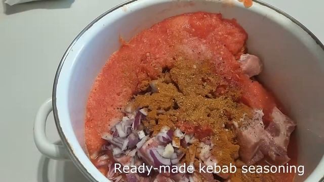 Оригинальный и очень вкусный маринад для шашлыка. An original and delicious barbecue marinade. смотреть онлайн