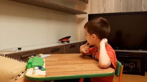 Элемент ежедневных занятий с ребёнком при РАС.