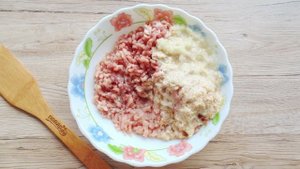 Котлеты из свинины и индейки