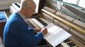 Папа сочиняет музыку №2.