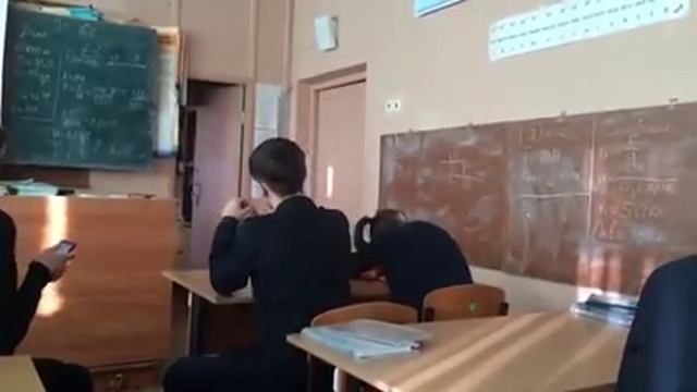 Как надо сваливать с урока. смотреть онлайн