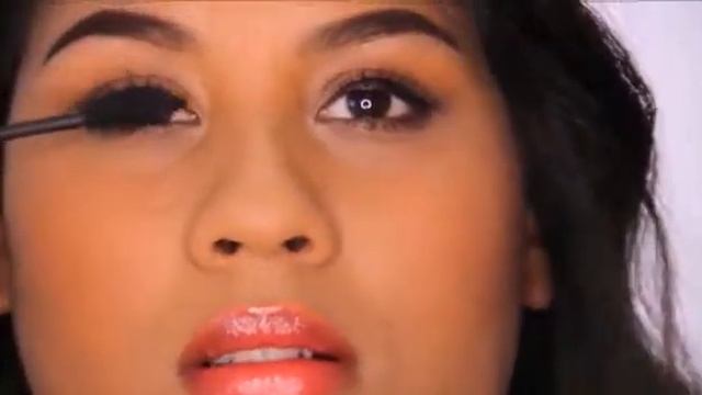 XXL mascara is perfect for extra long lashes. смотреть онлайн