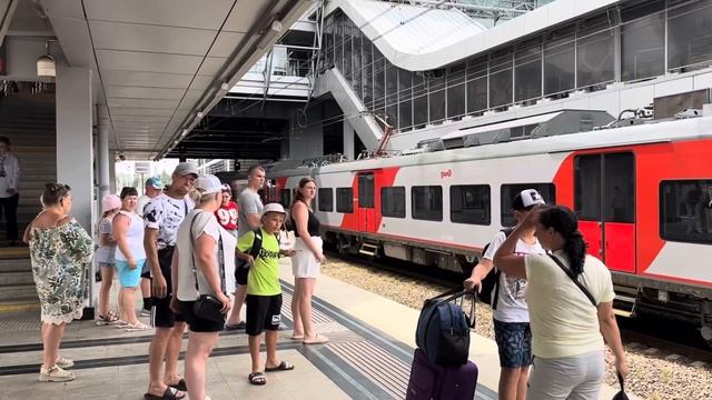 Поездка из Адлера в ЛОО на переполненной «Ласточке».. смотреть онлайн