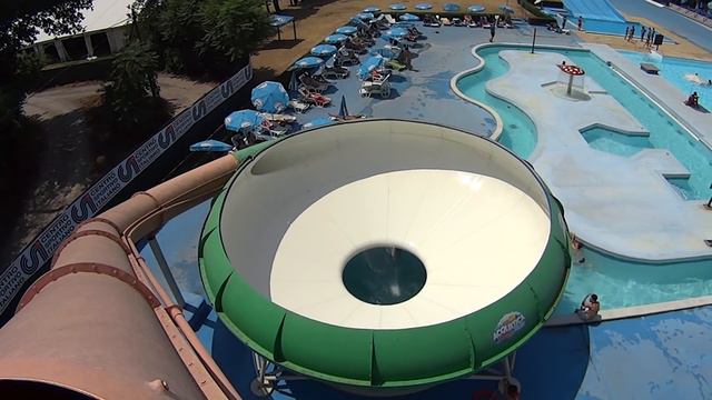 Space Bowl Water Slide at Acquatica Park смотреть онлайн