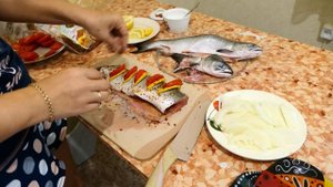 Горбуша запеченная в духовке с картофелем)))))