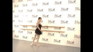 "PIROUETTE" 11.01.02 Battement relevé lent на 90% по пятой позиции, en face