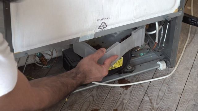 How to clean your fridge freezer drip tray смотреть онлайн