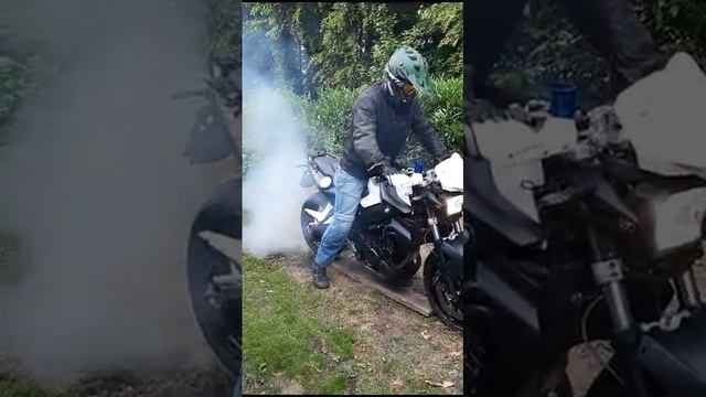 BMW BURNOUT  @BMW @BURNOUT Bmw f 800 r