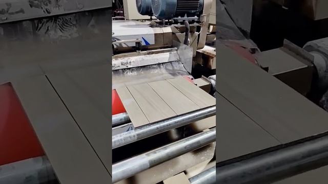 Multi-blade tile cutting machine