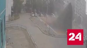 Ураган в Караганде выбросил с площадки ребенка - Россия 24
